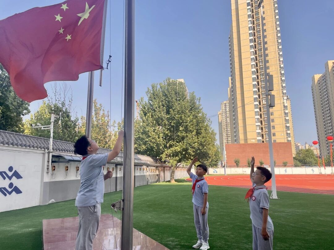 【立小•开学季】少年逢盛世 更懂来时路｜开学第一课 我们从长征讲起