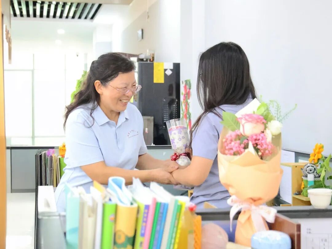 躬耕教坛，礼赞师恩 | 石家庄私立第一中学温馨庆祝第42个教师节