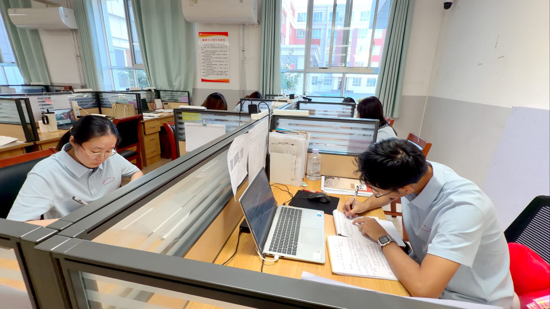 躬耕教坛，礼赞师恩 | 石家庄私立第一中学温馨庆祝第42个教师节