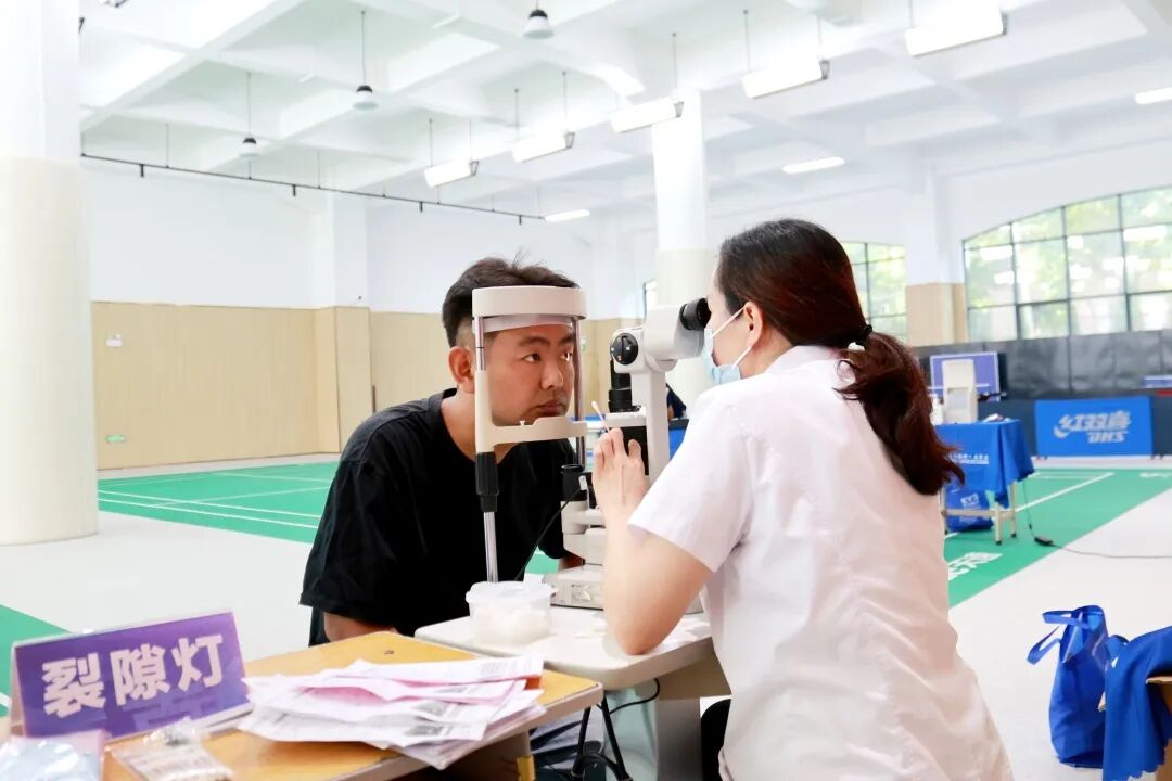 明亮双眸 感恩师恩 | 石家庄私立一中暖心守护教职工眼健康公益活动