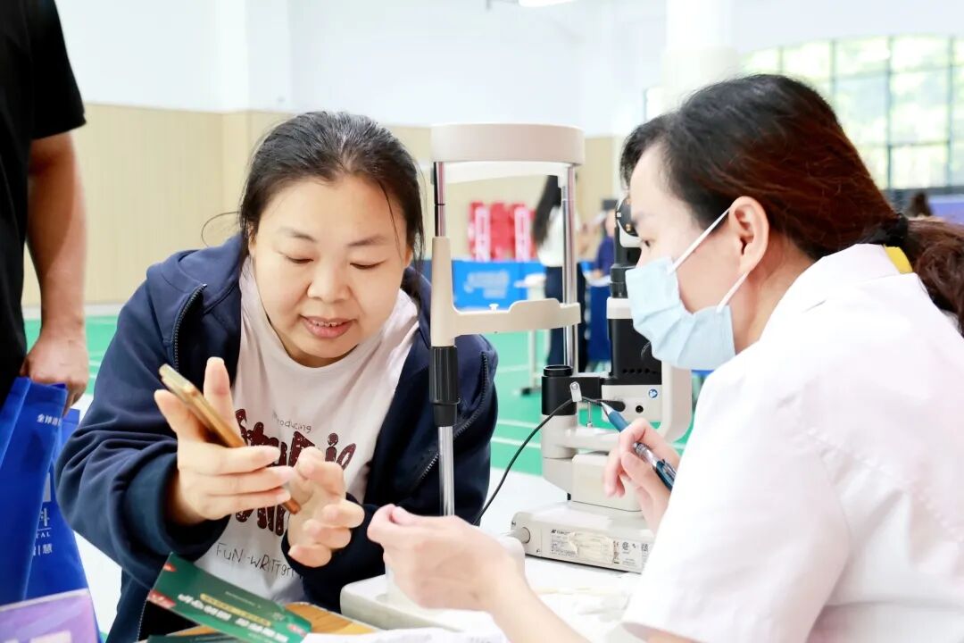 明亮双眸 感恩师恩 | 石家庄私立一中暖心守护教职工眼健康公益活动