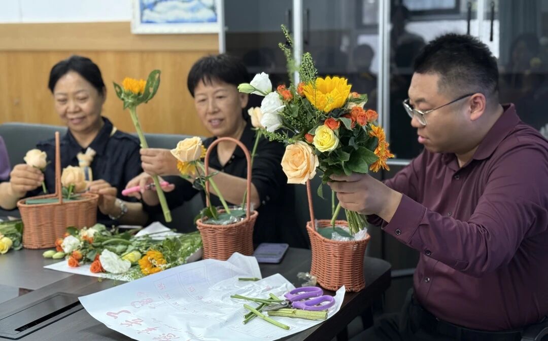 芳华未央 感恩同行｜以花为礼  致敬正盛放的你...