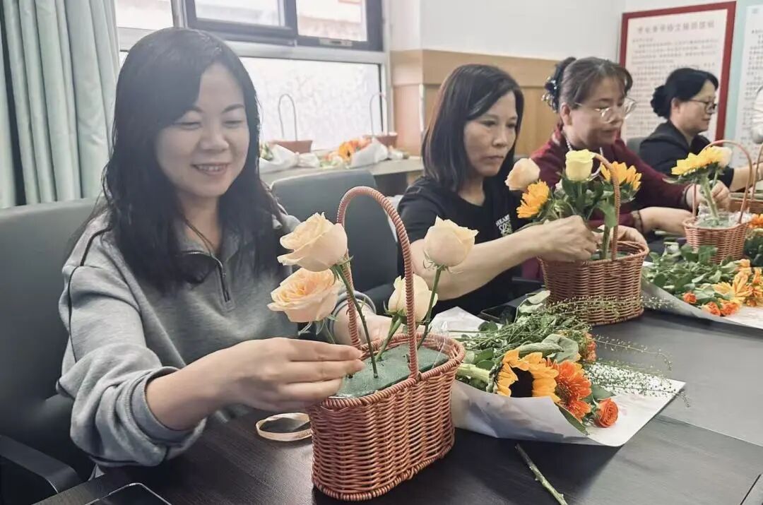 芳华未央 感恩同行｜以花为礼  致敬正盛放的你...