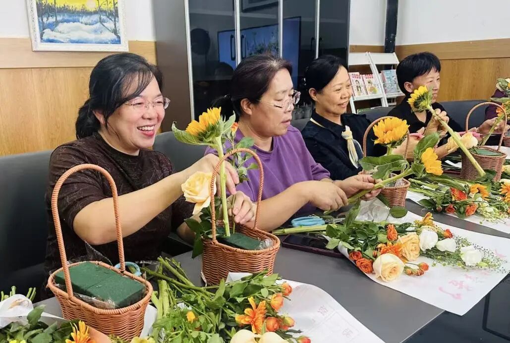 芳华未央 感恩同行｜以花为礼  致敬正盛放的你...