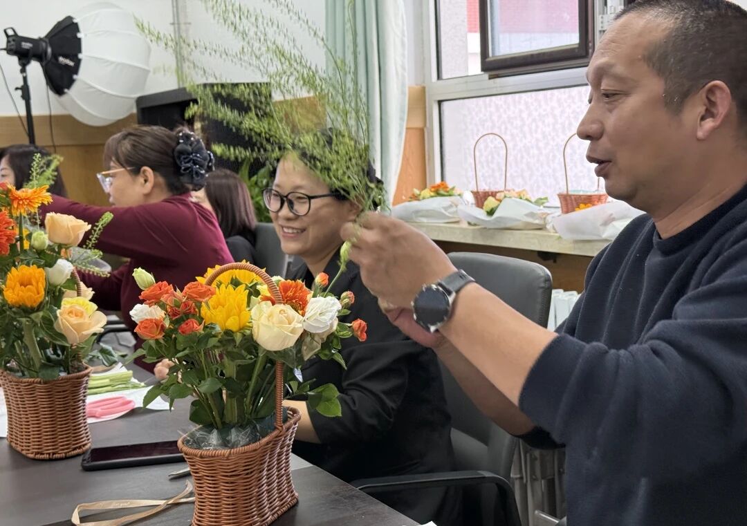 芳华未央 感恩同行｜以花为礼  致敬正盛放的你...