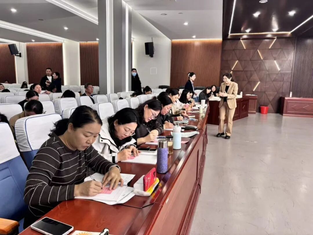 【立小 • 研修】智启AI新篇 共探班级管理新智慧