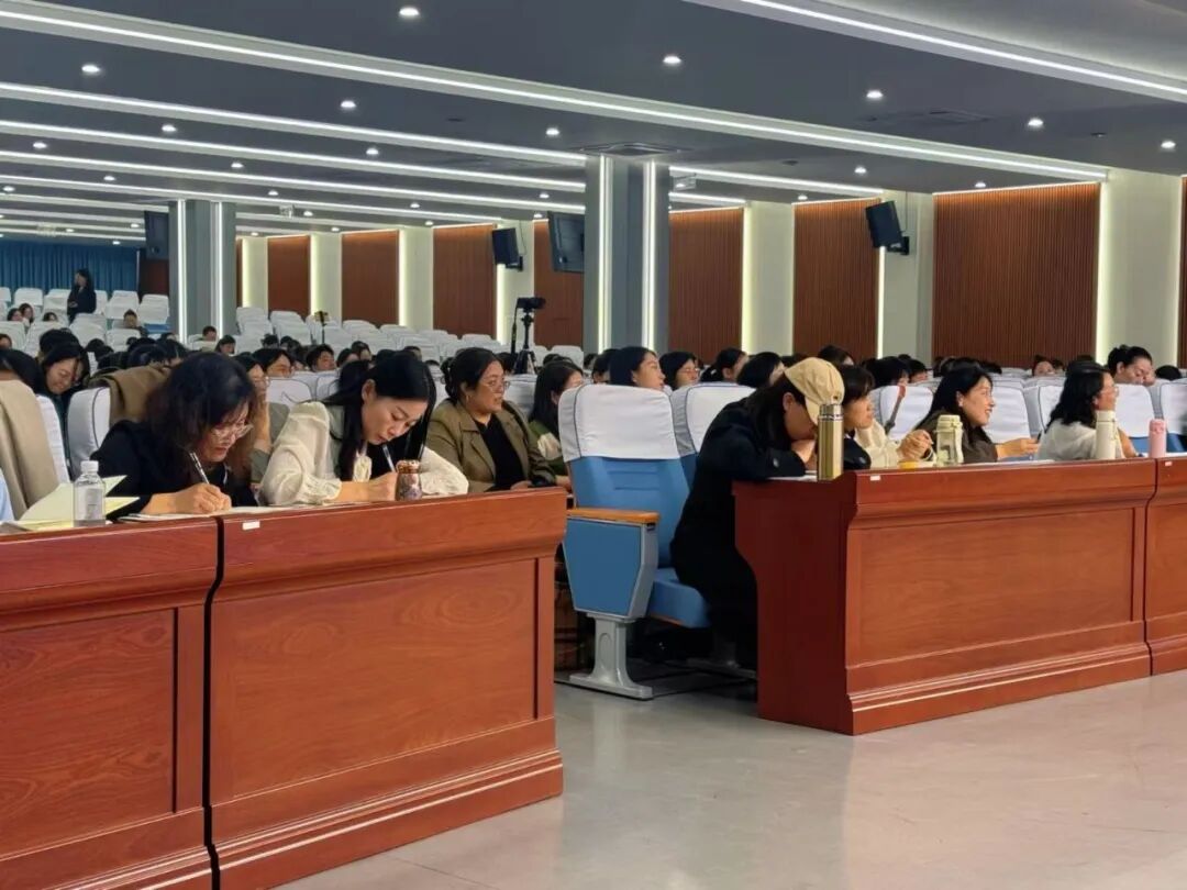 【立小 • 研修】智启AI新篇 共探班级管理新智慧
